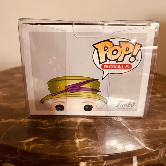 Funko Pop! Royals Queen Elizabeth II #01 Vinyl Figure Pop! Vinyl Theme - Picture 5 of 6